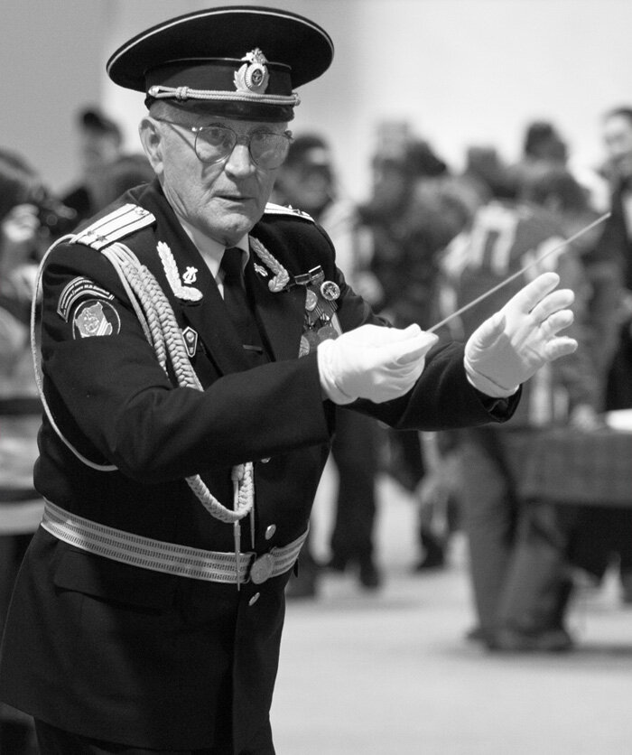 Военный дирижер. Фото с сайта https://photoclub.by  автор Шипулин Игорь.
