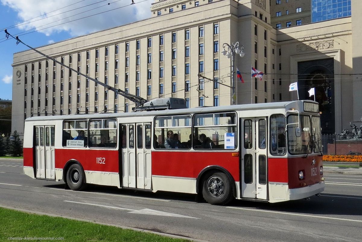 Девятка троллейбус. ЗИУ 9. ЗИУ-9 троллейбус. Троллейбус ЗИУ. ЗИУ 9 Москва
