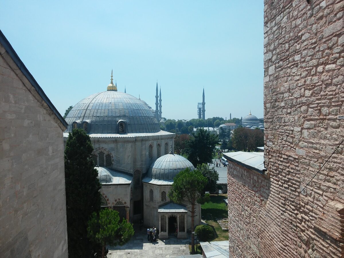 Стамбул живет на стыке культур, цивилизаций, путей, взглядов