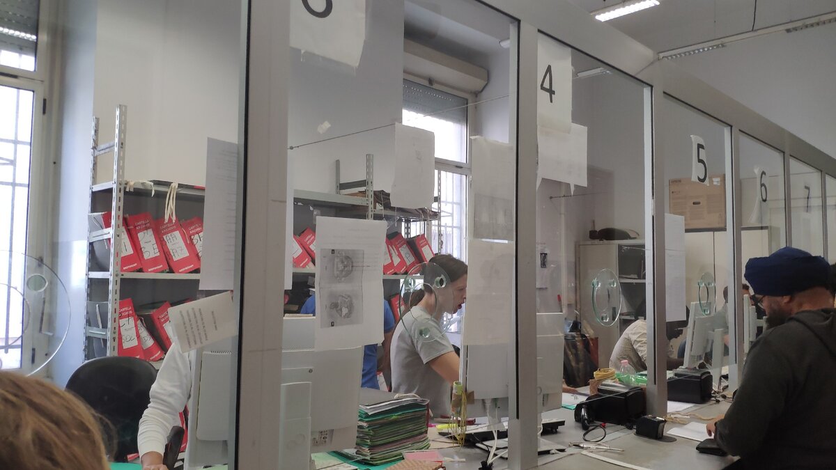 Италия на месяц закрывает квестуры и перестает выдавать ВНЖ