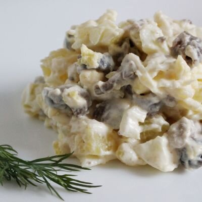 Добрый день друзья давайте приготовим вкусный салат из куриных сердечек