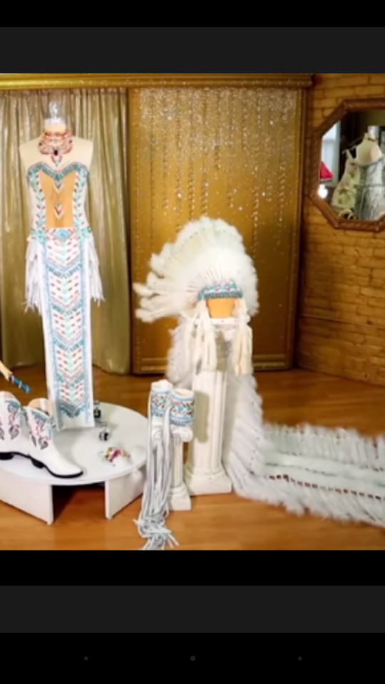 Свадебный наряд Хантер.  "Cherokee gypsy"     