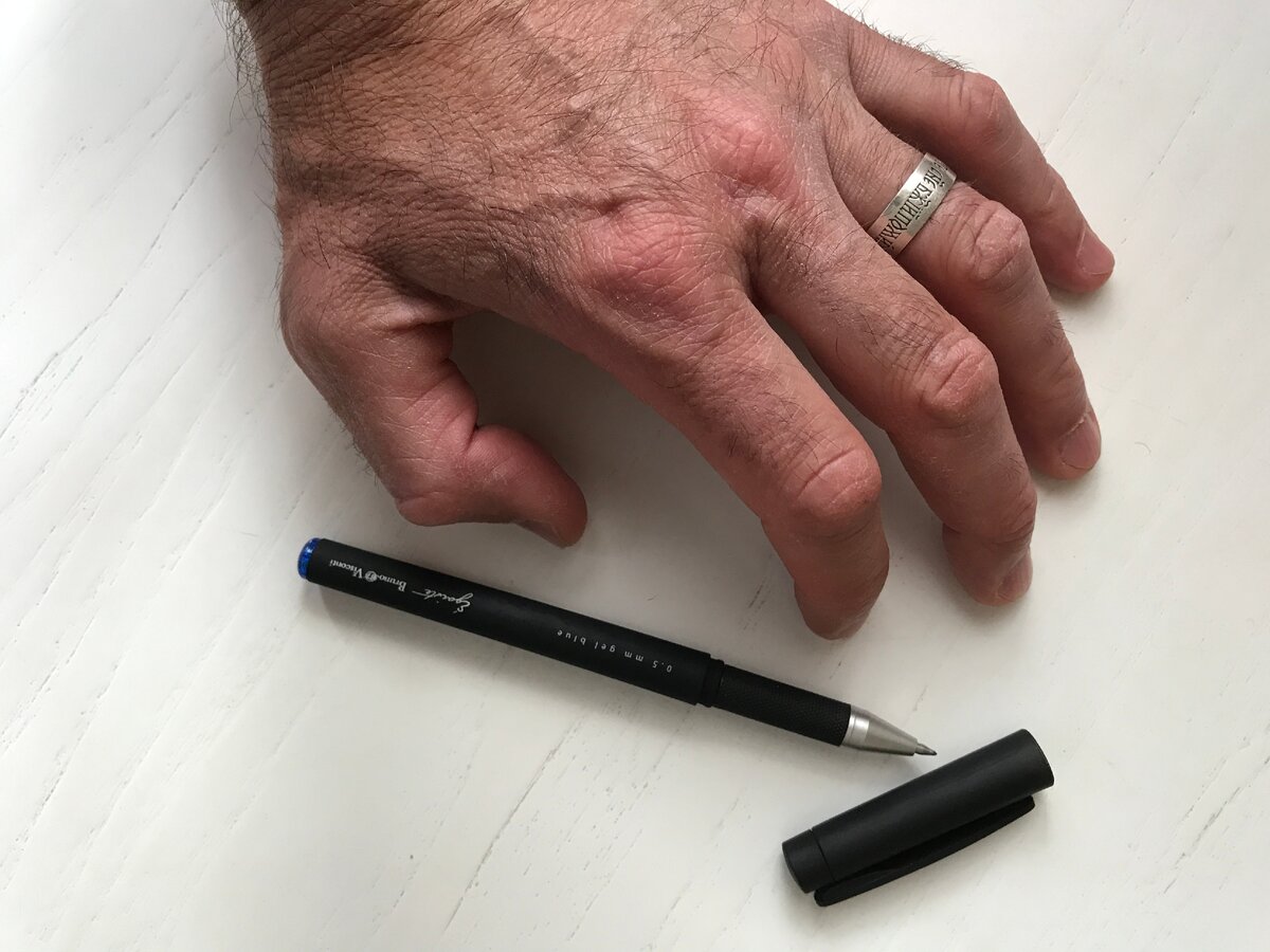 Давайте выход своим эмоциям.