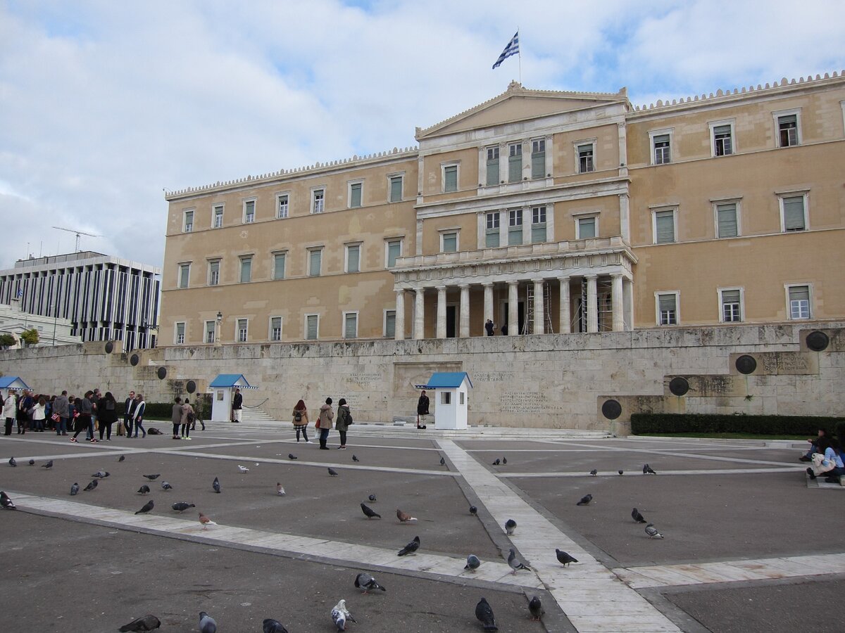 Здание парламента в афинах фото