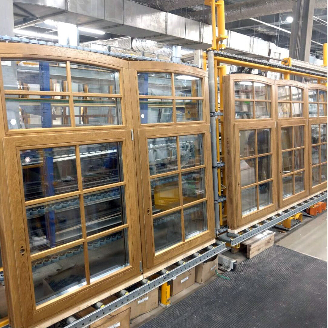 Окна из дуба для остекления коттеджа