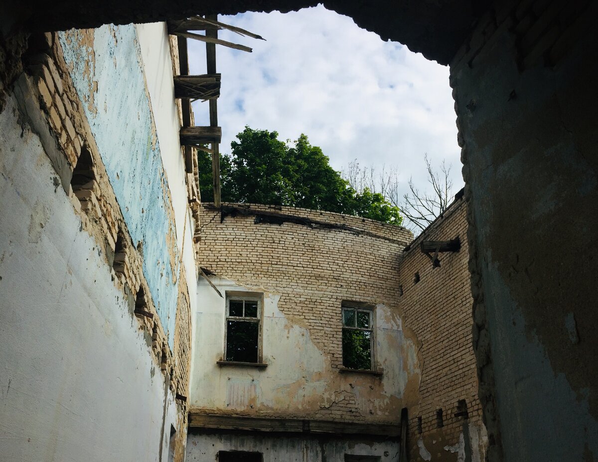 Заброшенная пожарная часть. Тверская область  Белый городок. 