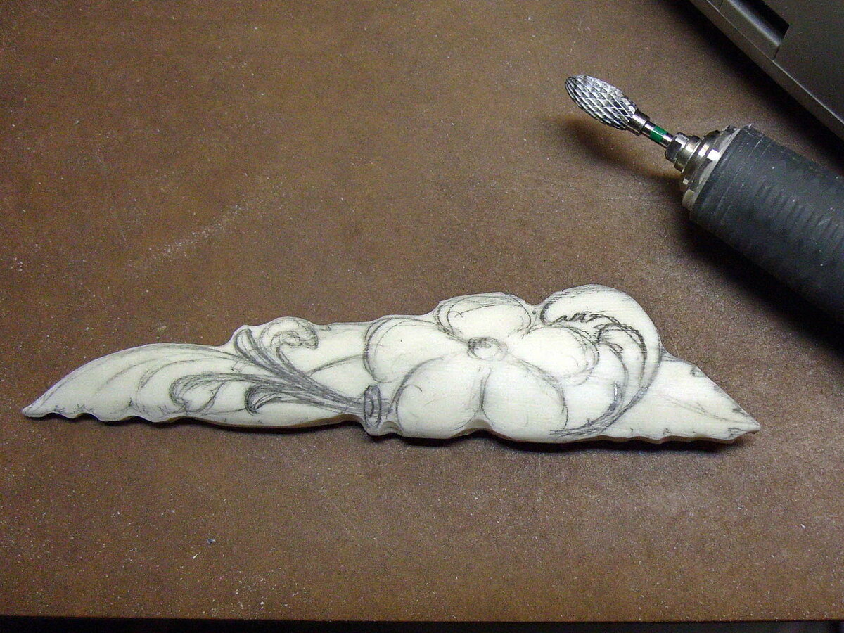 Обработка контура крупным бором