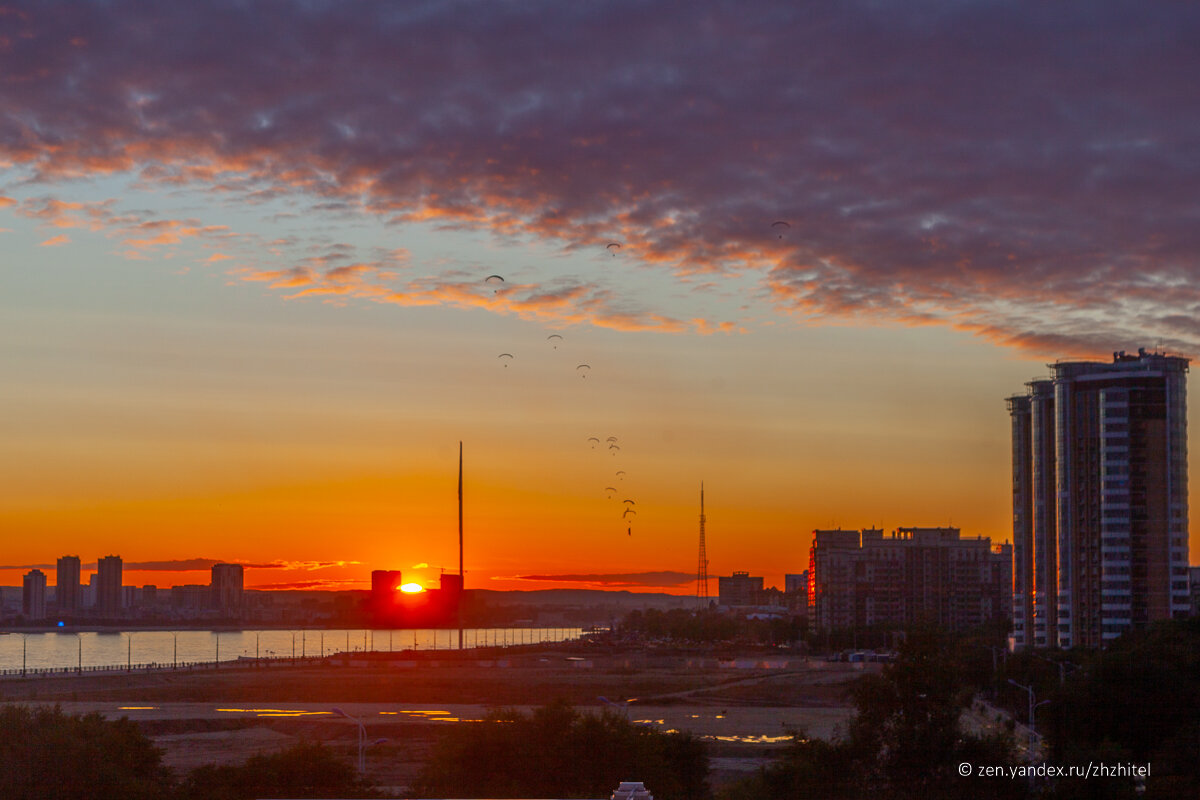 Закат на Дальнем Востоке. Слева от реки — Китай, справа — Россия. #город золотой