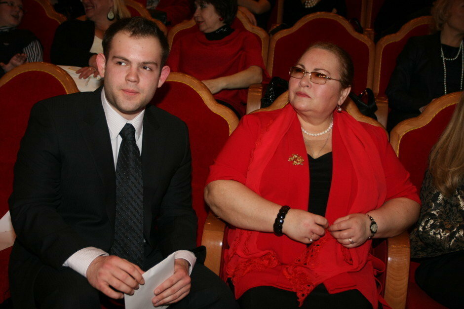 Нина Усатова с сыном Николаем