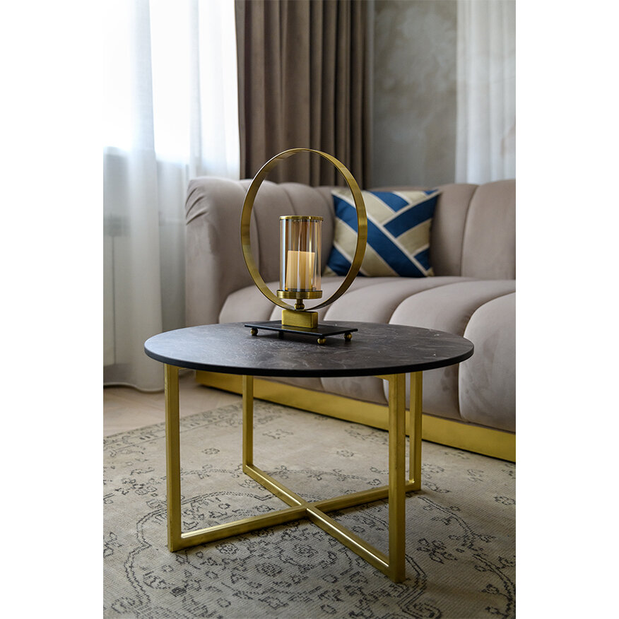 Стол создан Simple Kitchen для проекта Первого канала "Идеальный ремонт".