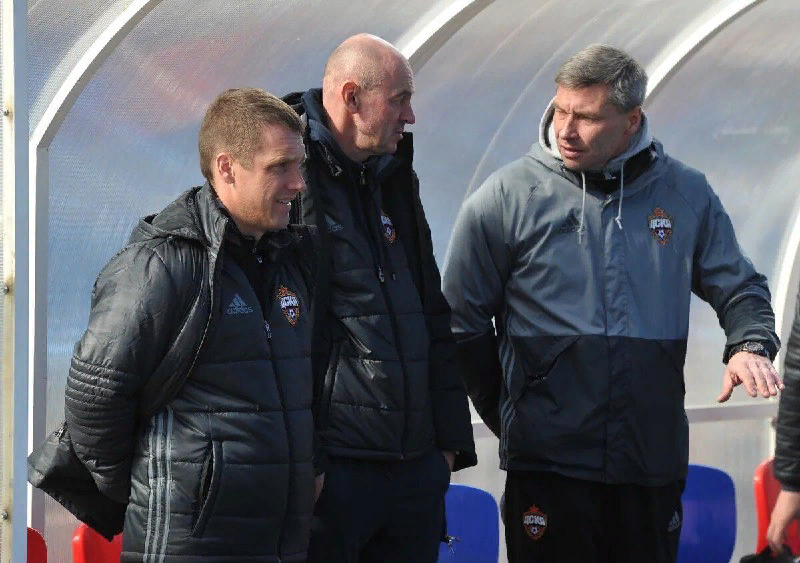 Из трех тренеров остался только один. Самый молодой и главный...