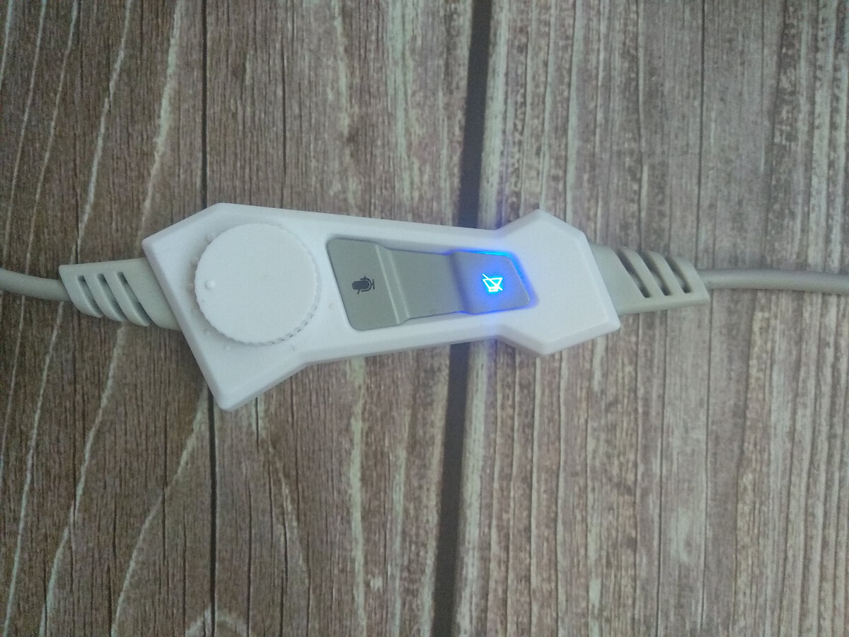 Наушники с микрофоном Sades A6 http://alii.pub/642ceq