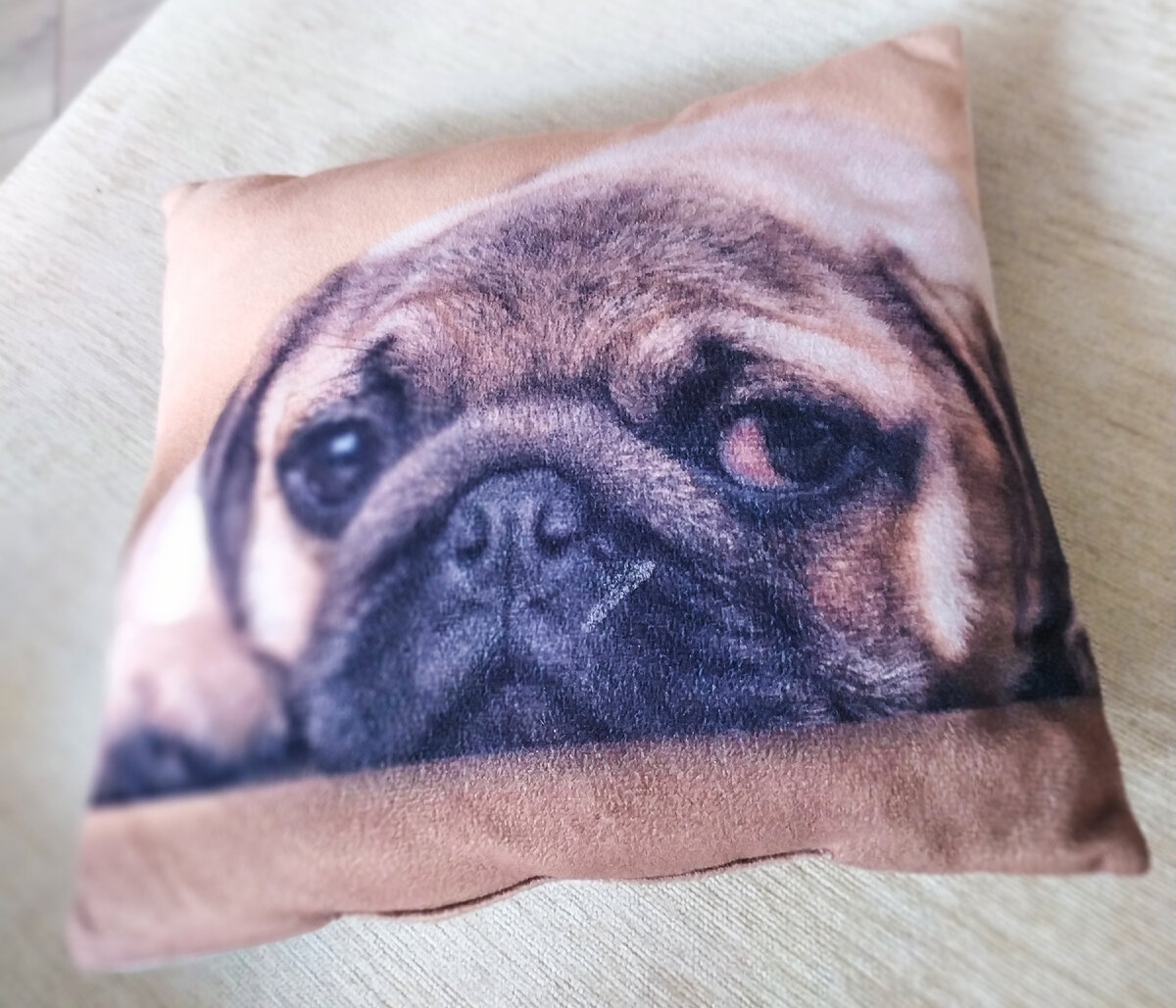 Любимая подушка жены. Используется больше как предмет декора)