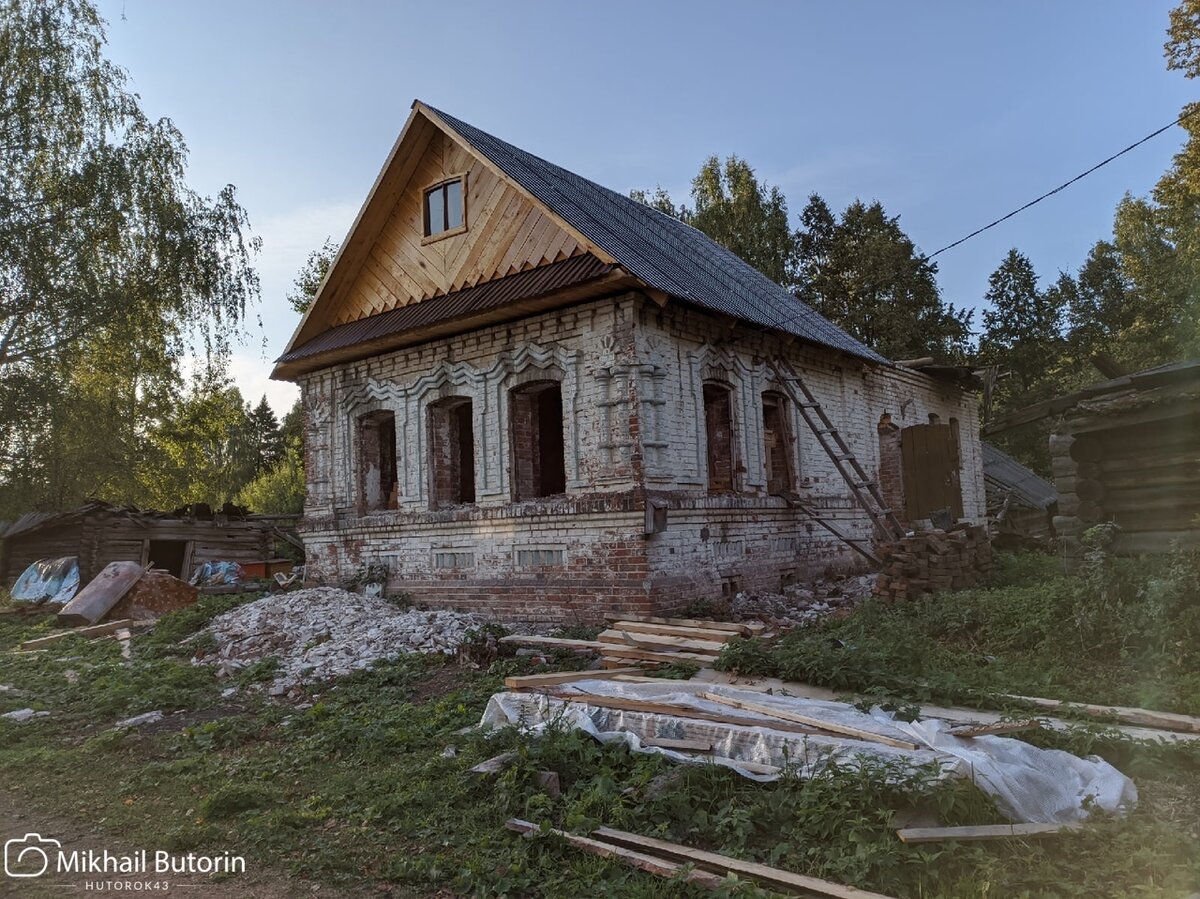 Очередной этап восстановления дома прадеда позади. Лечим «глазницы» окон |  Вятский Хутор | Дзен