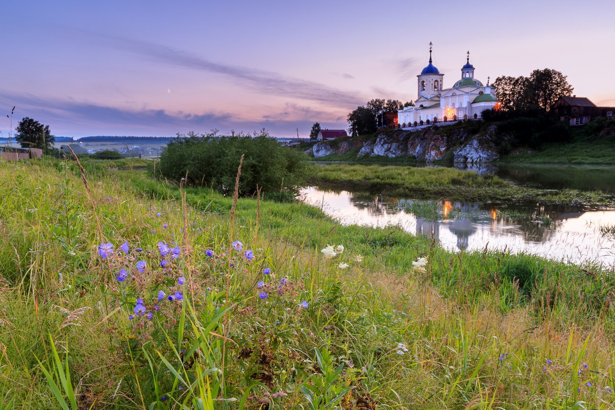 Осень и храмы на селе