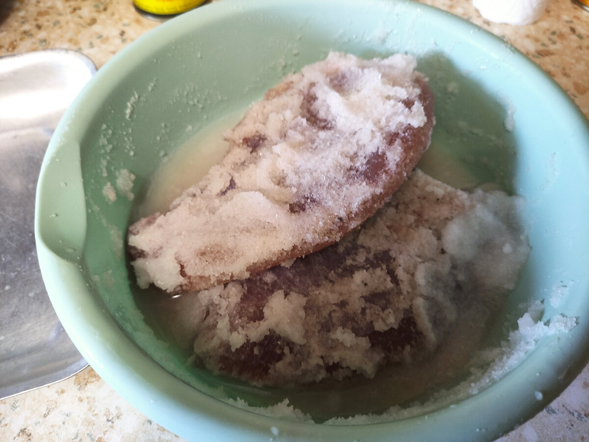 Грудка индейки в соли.