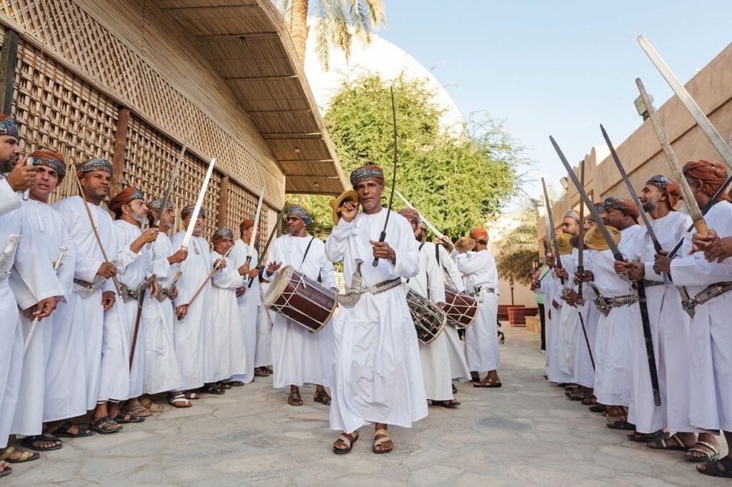 Танцующие арабы. Арабы танцуют с палками. Военный танец арабский. Ancient Arabian orators giving a Speech.