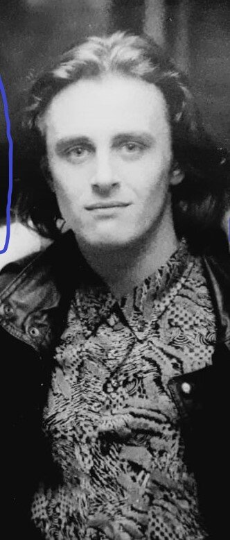 "Пройдусь один мимо сельсовета"