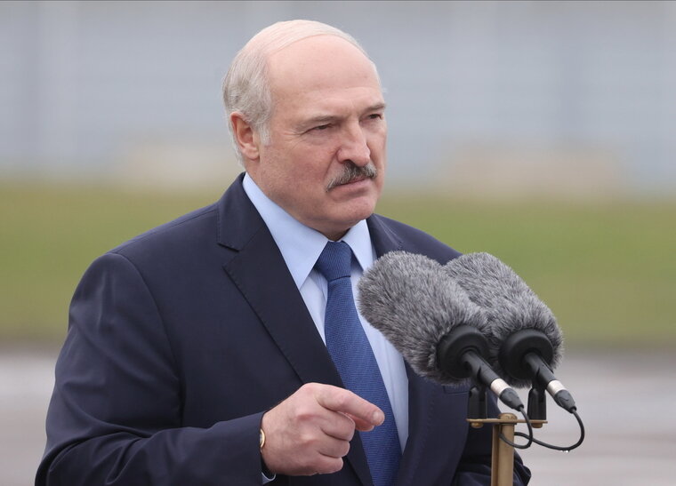    На Украине сейчас все решают военные, считает Александр Лукашенко