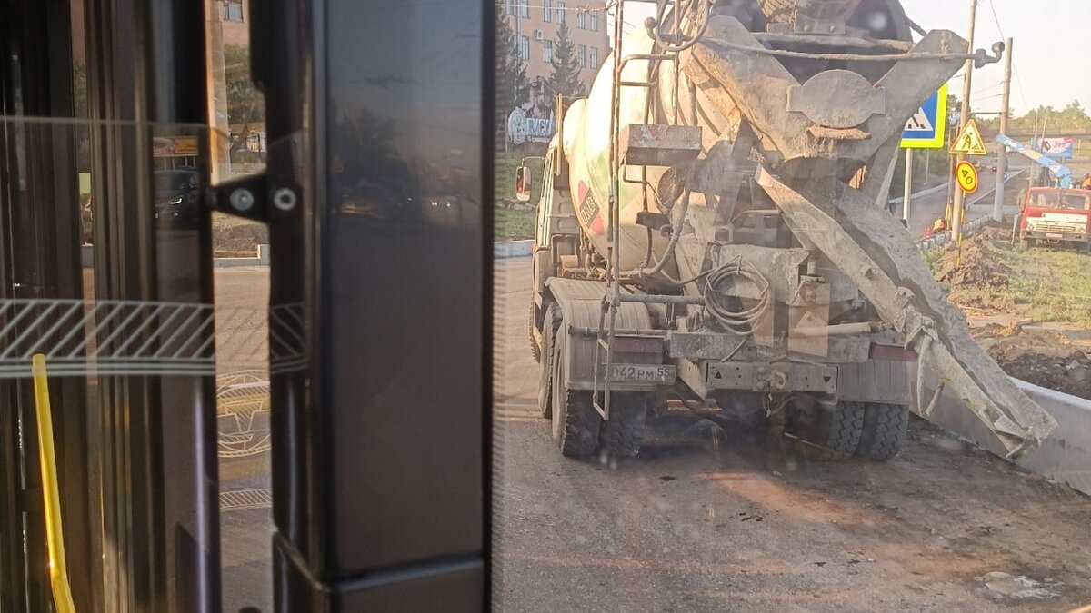     Никто не пострадал, но и удовольствия не получил.