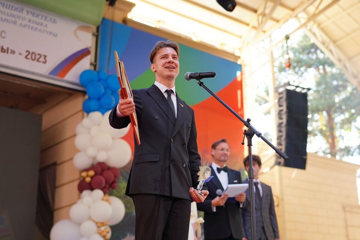 Артем Гусев, учитель русского языка и литературы школы № 1 г. Гусь-Хрустальный Владимирской области