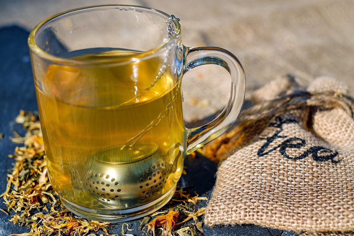 https://pixabay.com/photos/tee-glass-tea-infuser-tea-mix-1685847/