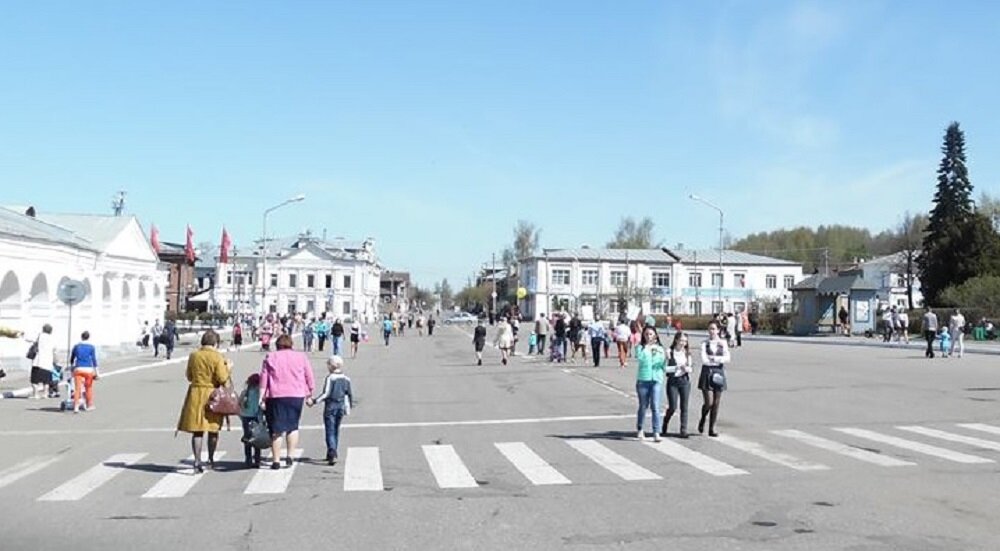Современный вид центральной площади Галича. Фото автора. 