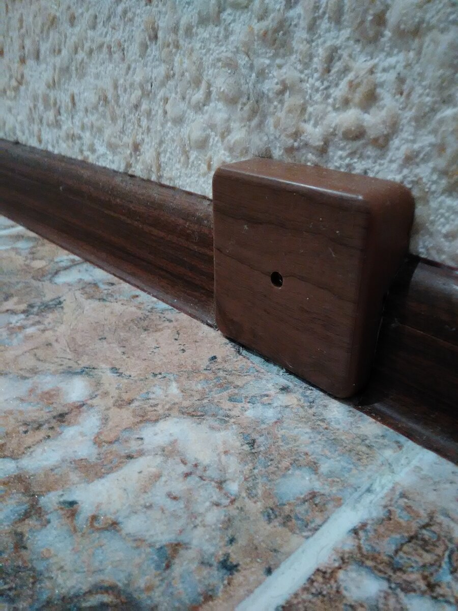 Коробка на выходе ТВ кабеля.