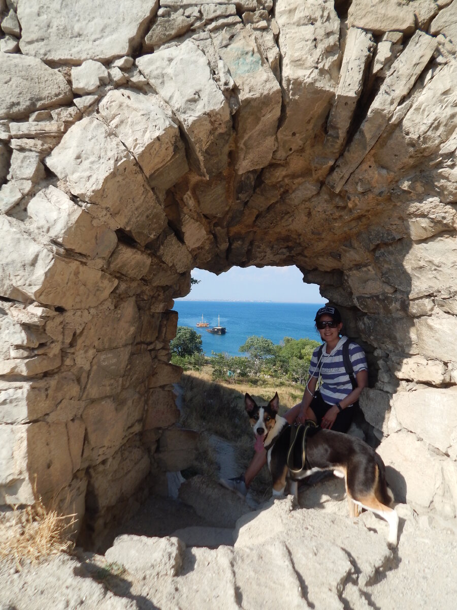 Останки Генуэзской крепости в Феодосии