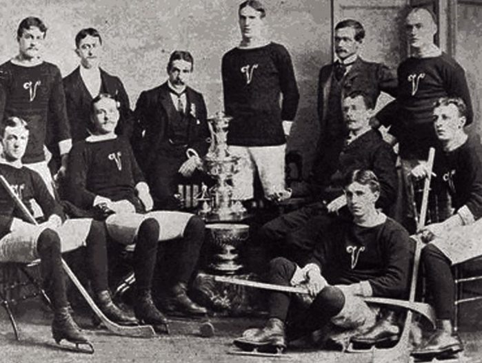    Команда Монреаль Виктория