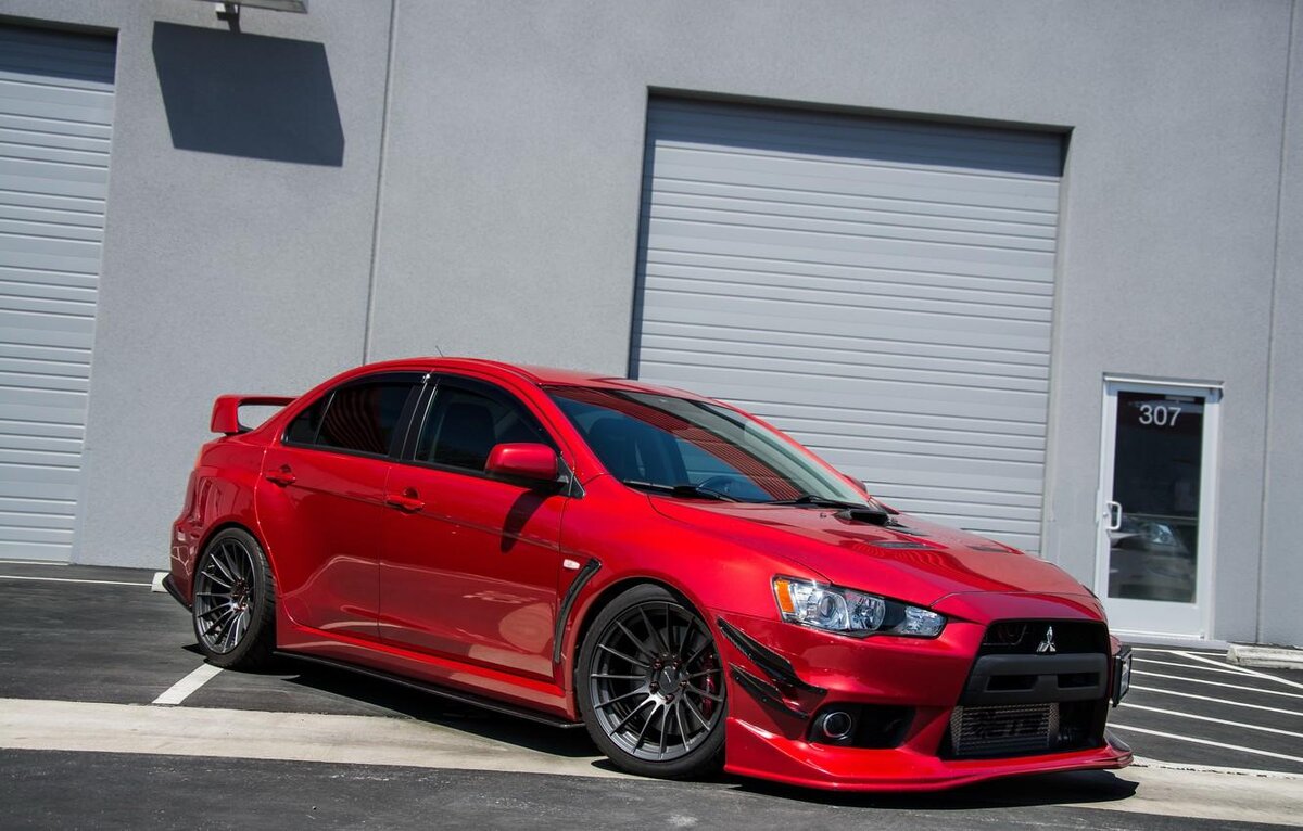 Mitsubishi Lancer EVO Red