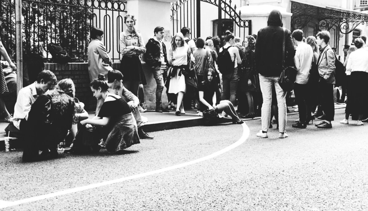 Абитуриенты у Гитиса