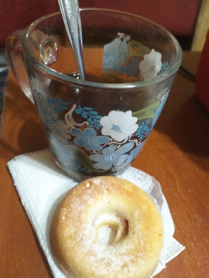 Фото из личного архива. Сделано  в момент вечернего чаепития в тишине и с вкусняшкой