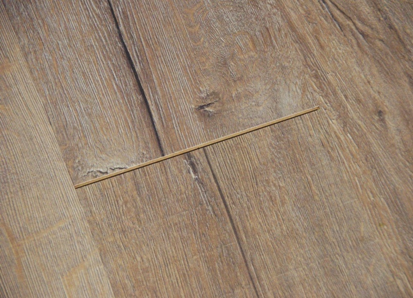 Зазор между листами ламината