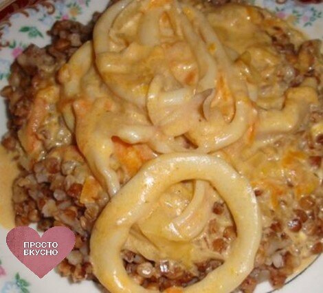 Гречка с кальмарами и сыром - вегетарианское блюдо. 