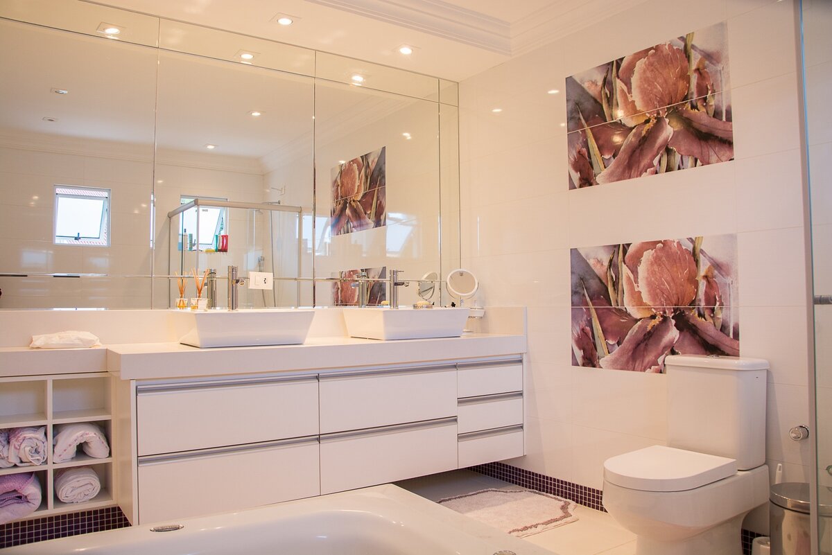 https://www.pexels.com/photo/architecture-bathroom-contemporary-faucet-280209/