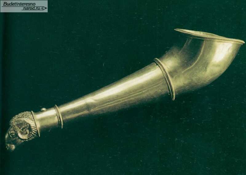 Синдский золотой ритон (сосуд для питья). Семибратний курган № 4. Раскопки В.Г.Тизенгаузена, 1875-1876. Эрмитаж.Фото: Яндекс.картинки