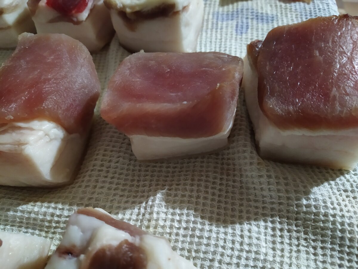 Сало-мясо)))) 