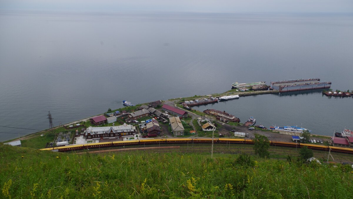 Вид на порт Байкал с высоты