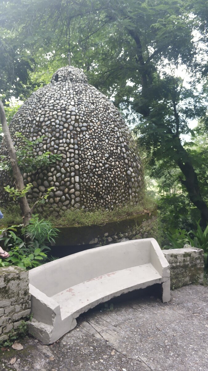 Каменное яйцо