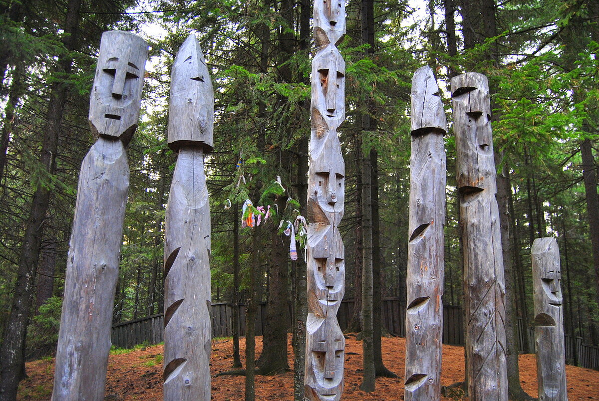 Идолы хантов (остяков) в Торум Маа