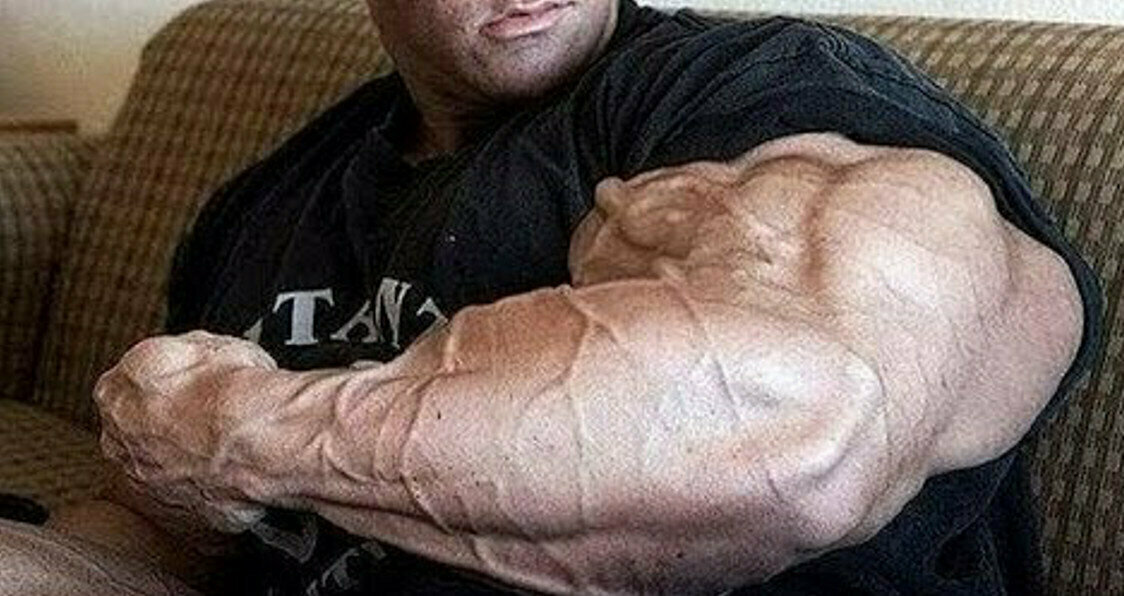 Мощные руки. Фото взято с сайта: generationiron.com