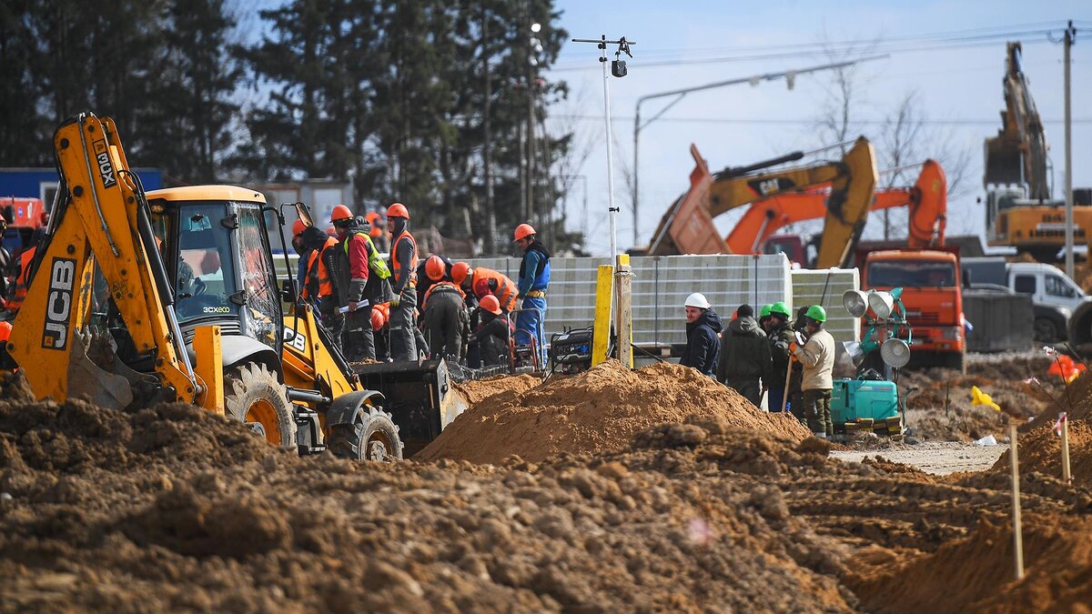 Строительство инфекционного центра в Новой Москве на 500 мест. https://iz.ru/989060/mariia-perevoshchikova/koronnyi-nomer-vtoroi-medtcentr-dlia-zabolevshikh-covid-2019-postroiat-k-4-aprelia 