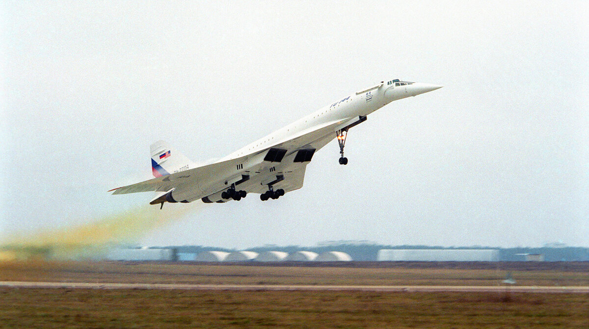 Ту-144  на этапе взлёта