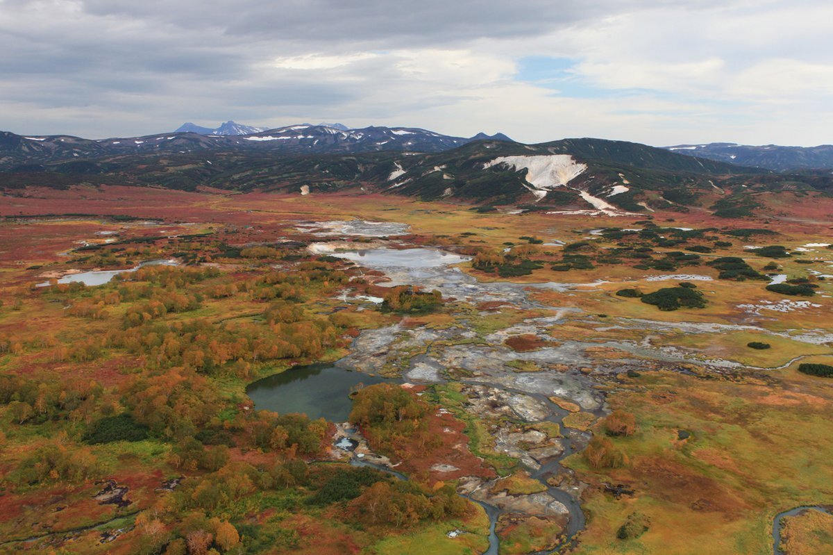Йеллоустонская кальдера. Флегрейские поля в италии. Кальдера вулкана узон. Как попасть на кальдера стрит. Call of duty warzone кальдера.