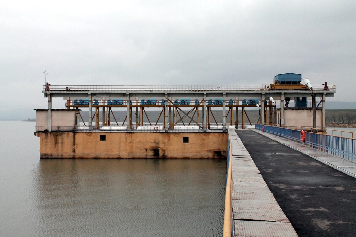 Фото Кубанской ГАЭС из Википедии