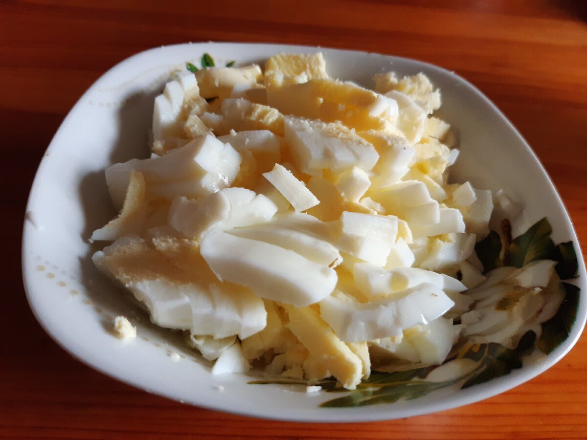 Нарезанные яйца(фото автора)