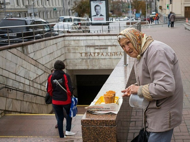 По данным Росстата, численность населения РФ с доходами ниже прожиточного минимума во II квартале 2020 года увеличилась на 1,3 млн человек по сравнению как со II кварталом 2019 года, так и с I кварталом 2020 года и составила 19,9 млн человек.