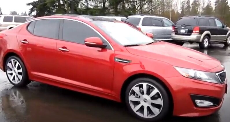 Kia Optima. Скриншот из видео. Используется и распространяется бесплатно по лицензии https://www.youtube.com/t/terms