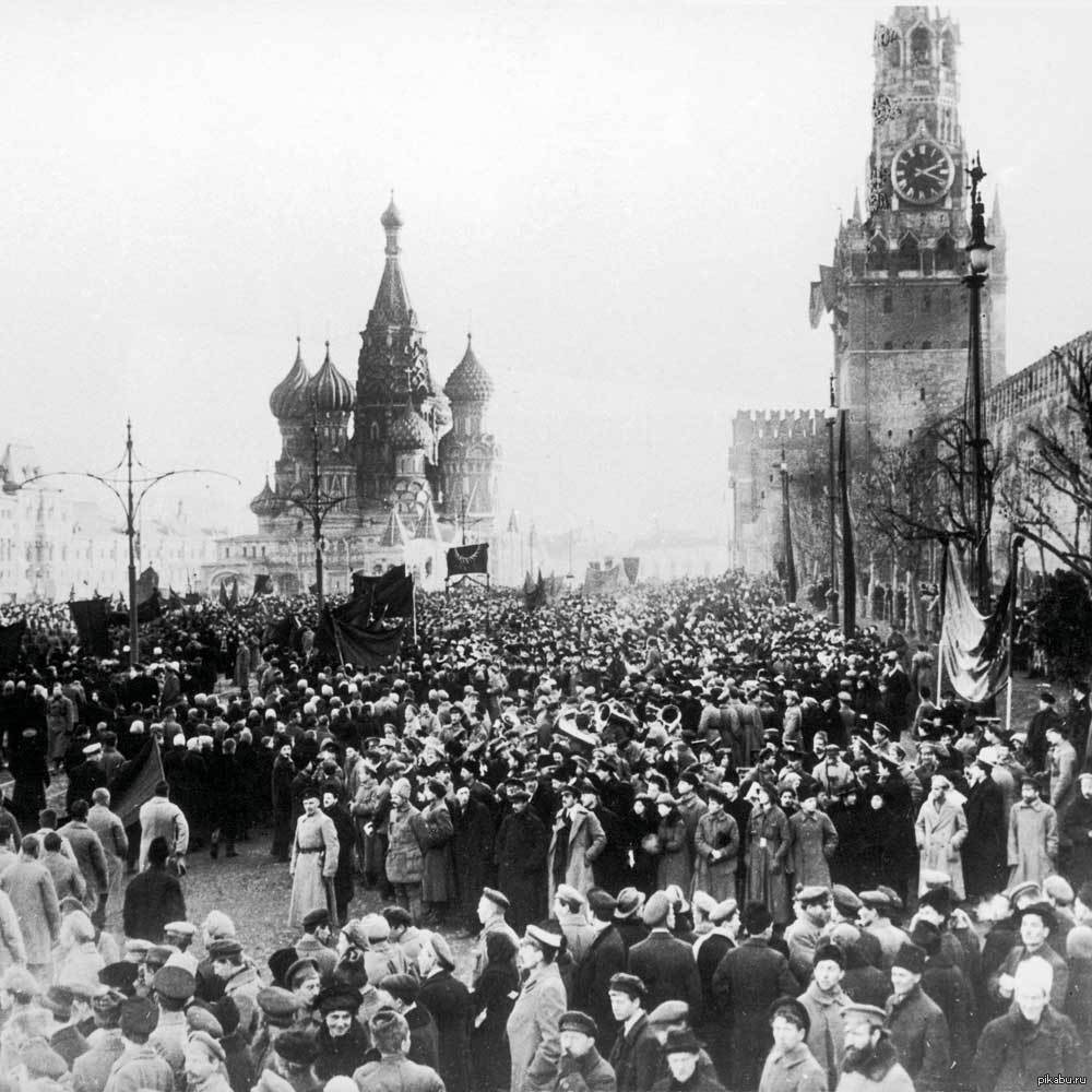 Рядом революция. Революция 1917 г в Москве. Октябрьская революция в Москве 1917. Февральская революция в Москве 1917. Февральская революция 1917 на красной площади